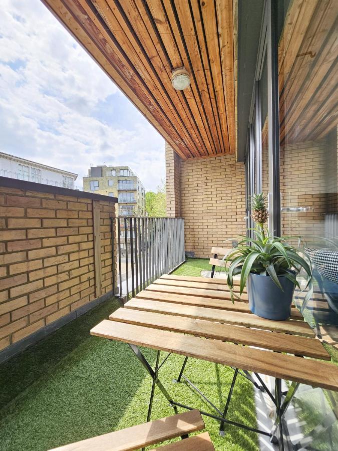 Centrally Located Spacious Flat Near Canary Wharf ลอนดอน ภายนอก รูปภาพ