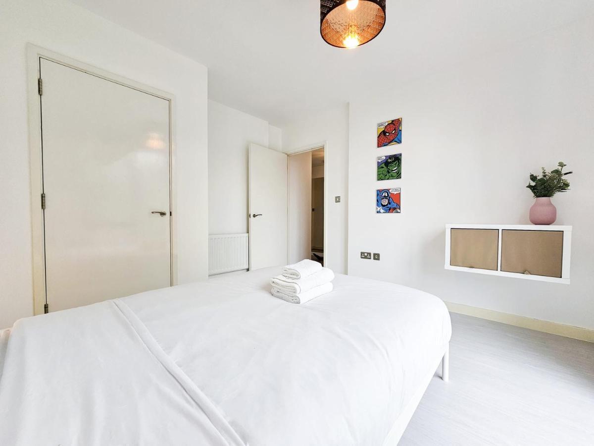 Centrally Located Spacious Flat Near Canary Wharf ลอนดอน ภายนอก รูปภาพ