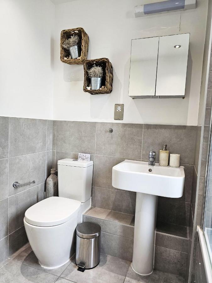 Centrally Located Spacious Flat Near Canary Wharf ลอนดอน ภายนอก รูปภาพ