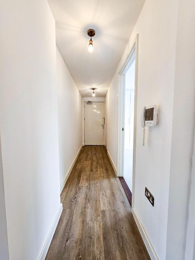 Centrally Located Spacious Flat Near Canary Wharf ลอนดอน ภายนอก รูปภาพ