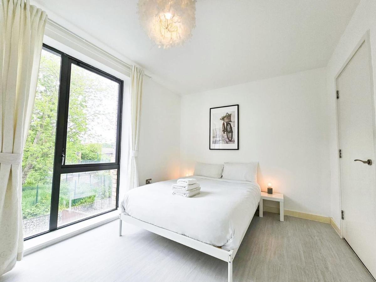 Centrally Located Spacious Flat Near Canary Wharf ลอนดอน ภายนอก รูปภาพ